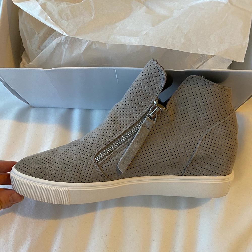Steve Madden Caliber High Top Sneaker. Brand new